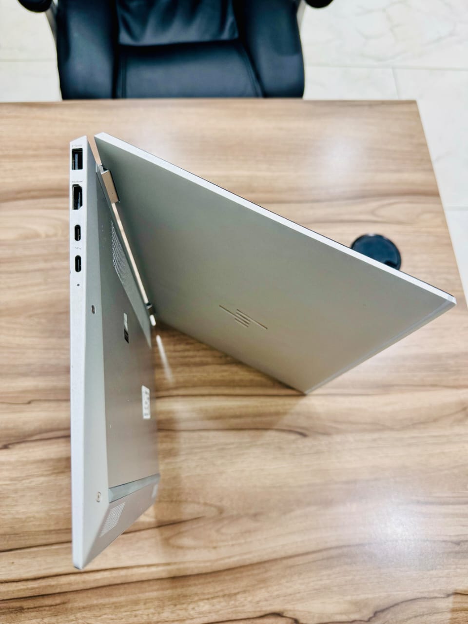 HP EliteBook 1040X360 G7 - Image 2